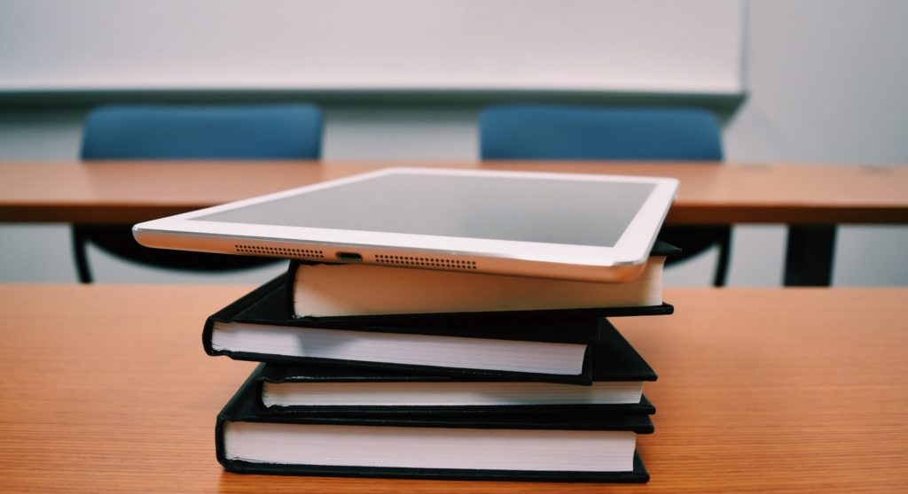 books classroom college desk 289738 scaled e1575459111155