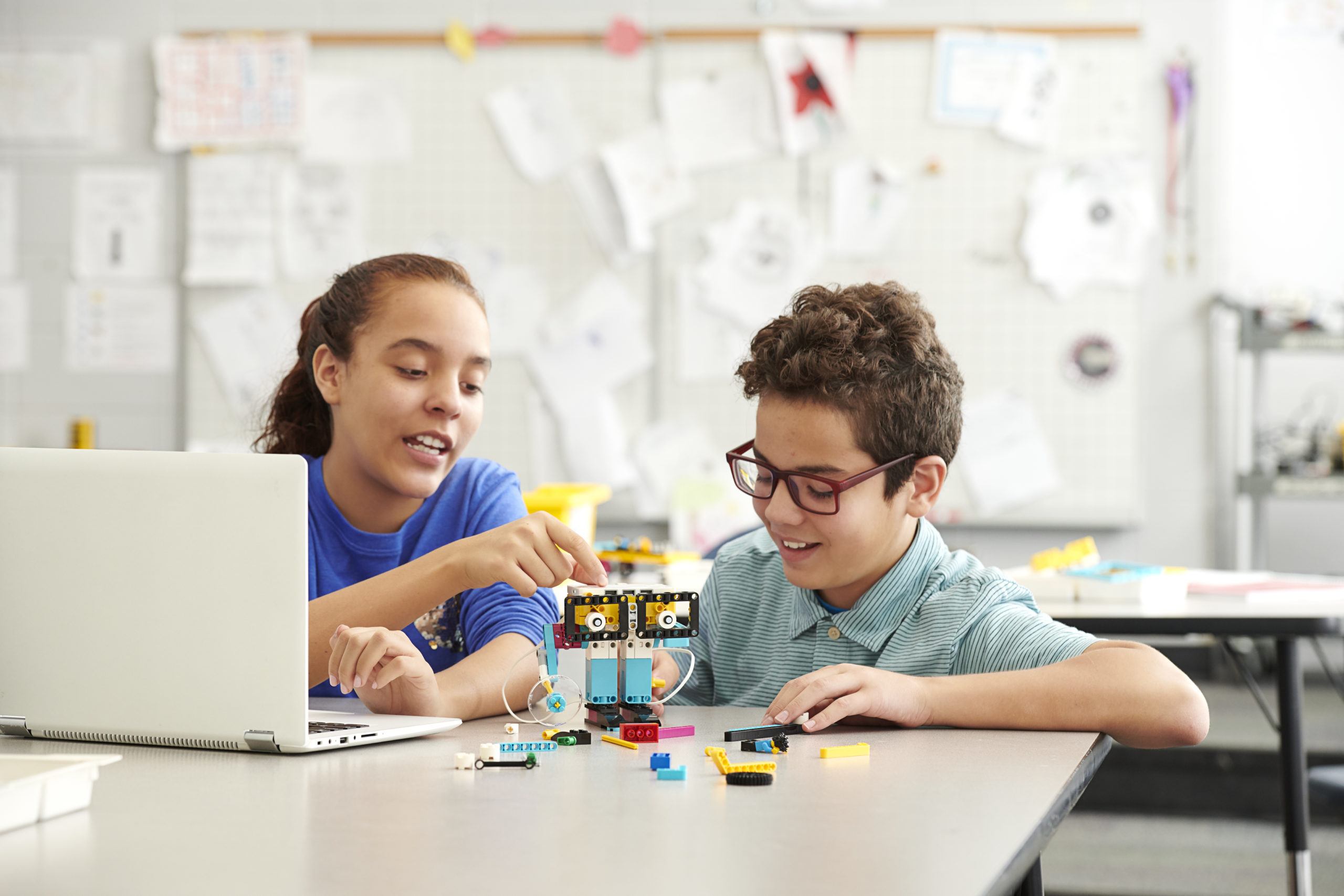 Spielerisch auf die Zukunft vorbereiten mit dem LEGO® Education SPIKE™ Prime.